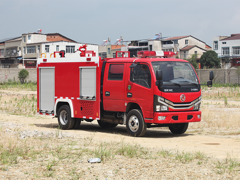 東風(fēng)D6消防車(chē)