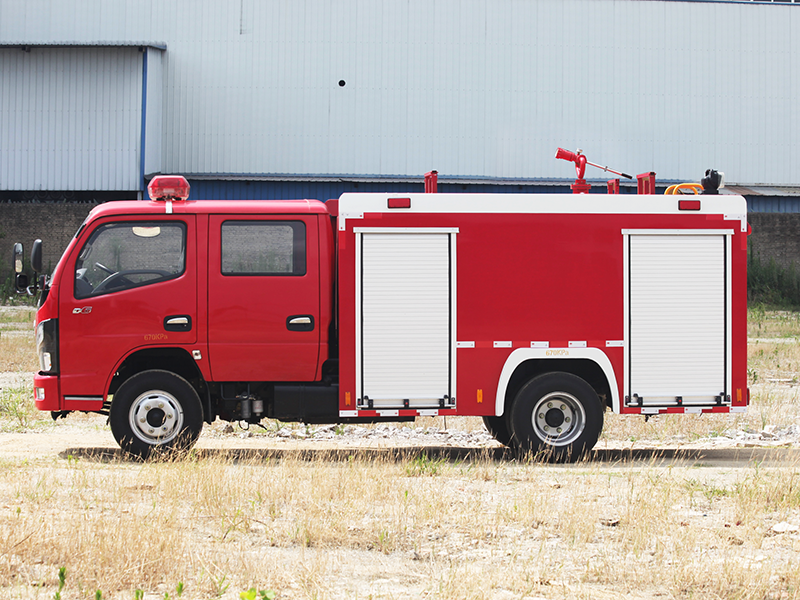 東風(fēng)D6消防車(chē)